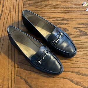 Men’s Bally loafers Black  size 8 . Great condition.